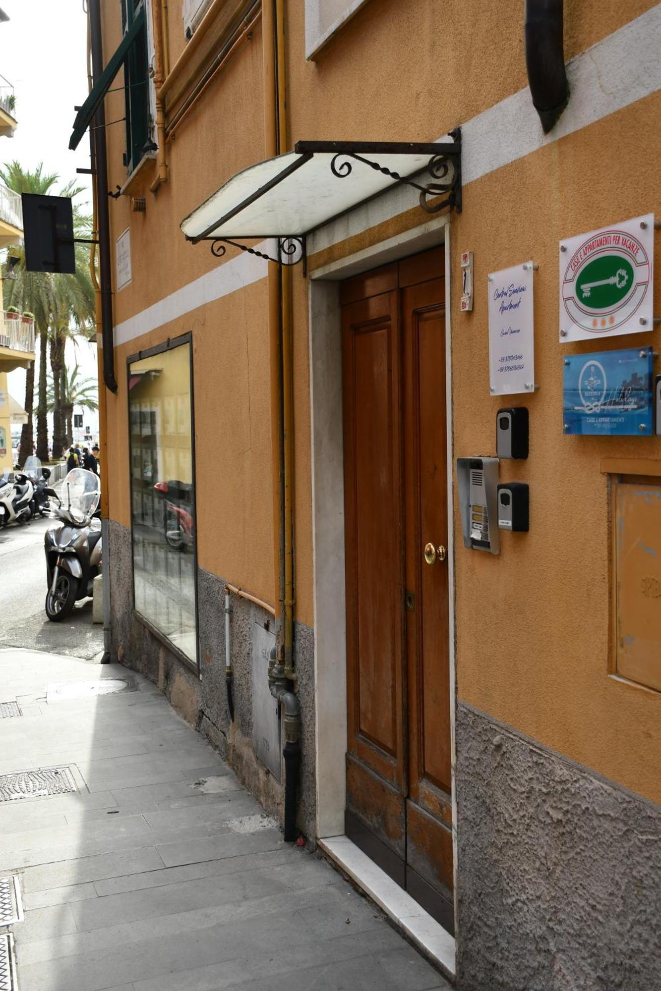 Bussola In Holidays -